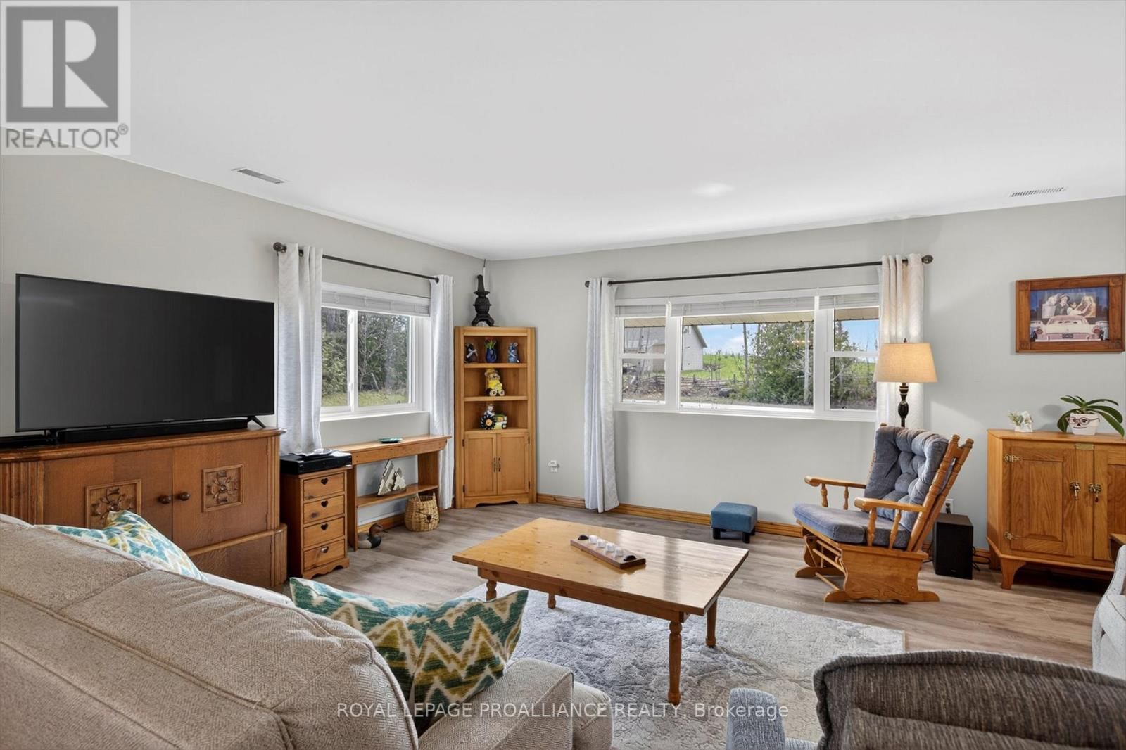 244 FLYNN'S ROAD Image 11