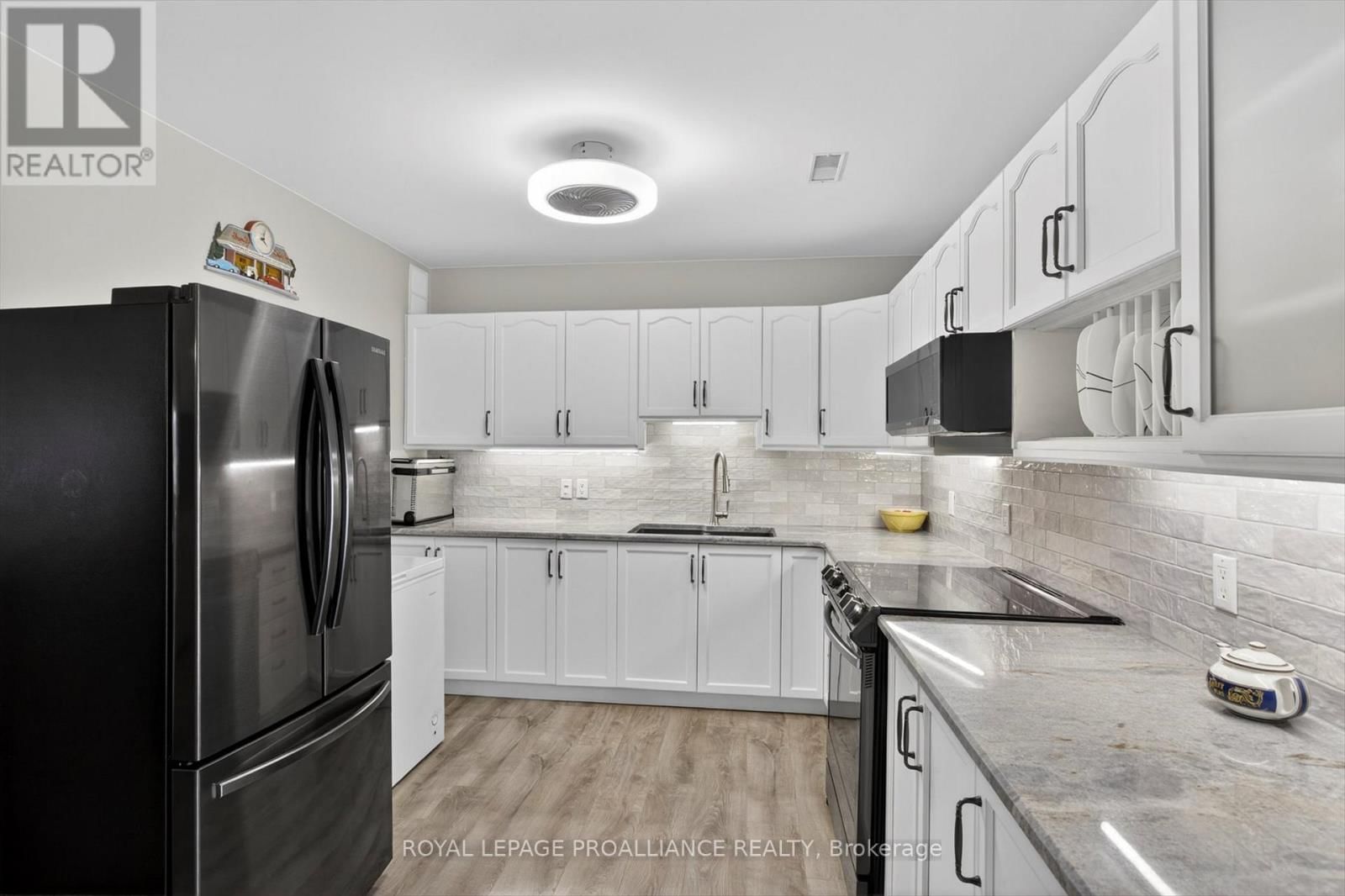 244 FLYNN'S ROAD Image 15