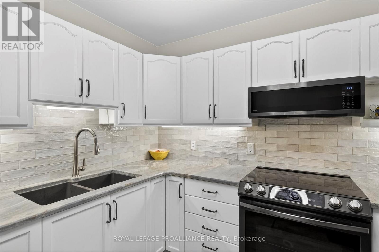 244 FLYNN'S ROAD Image 17