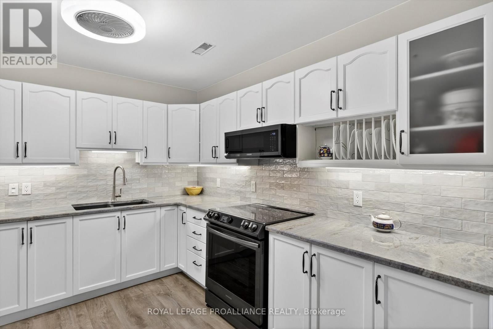 244 FLYNN'S ROAD Image 19