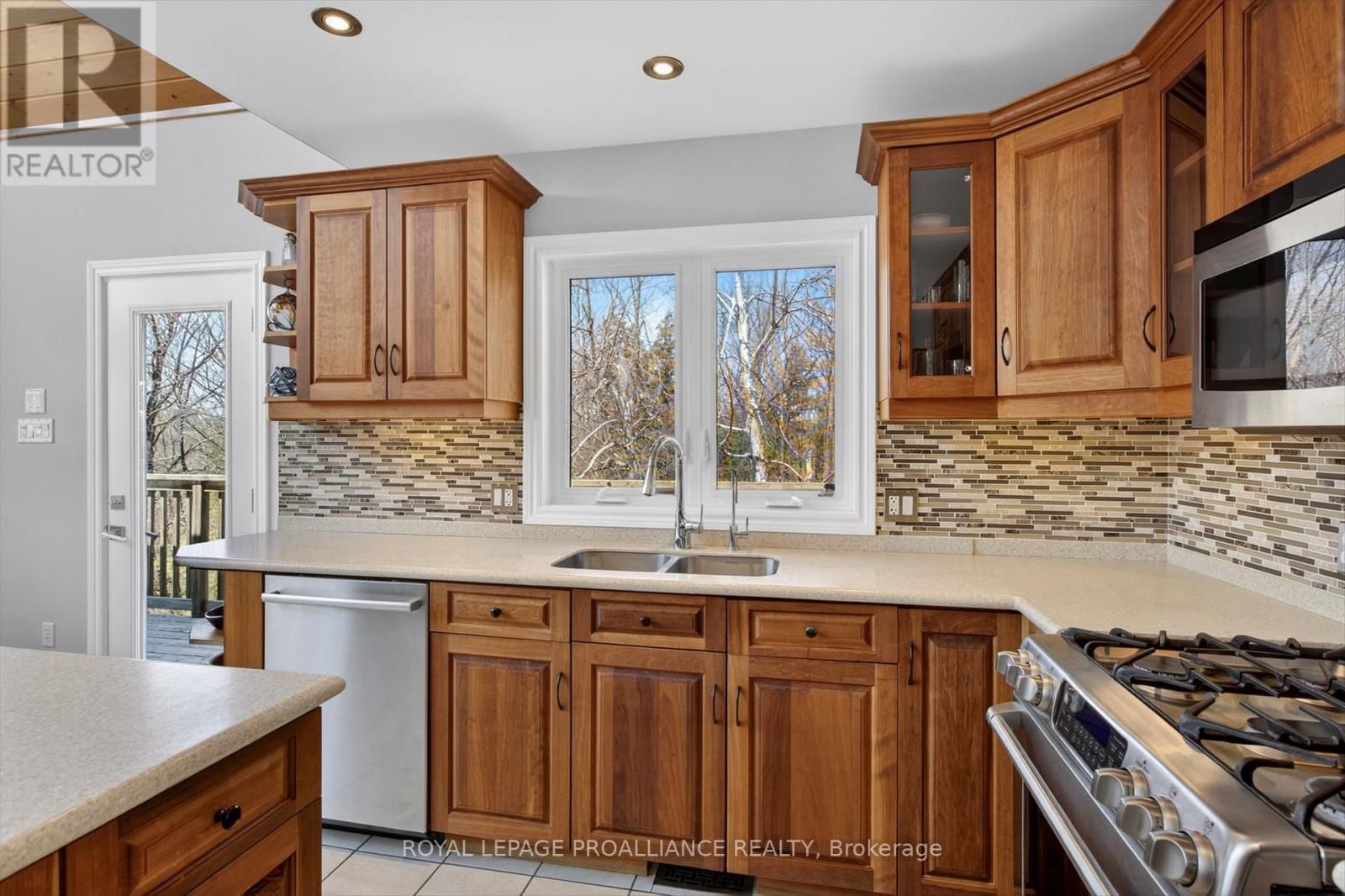 849 BLAND LINE Image 10