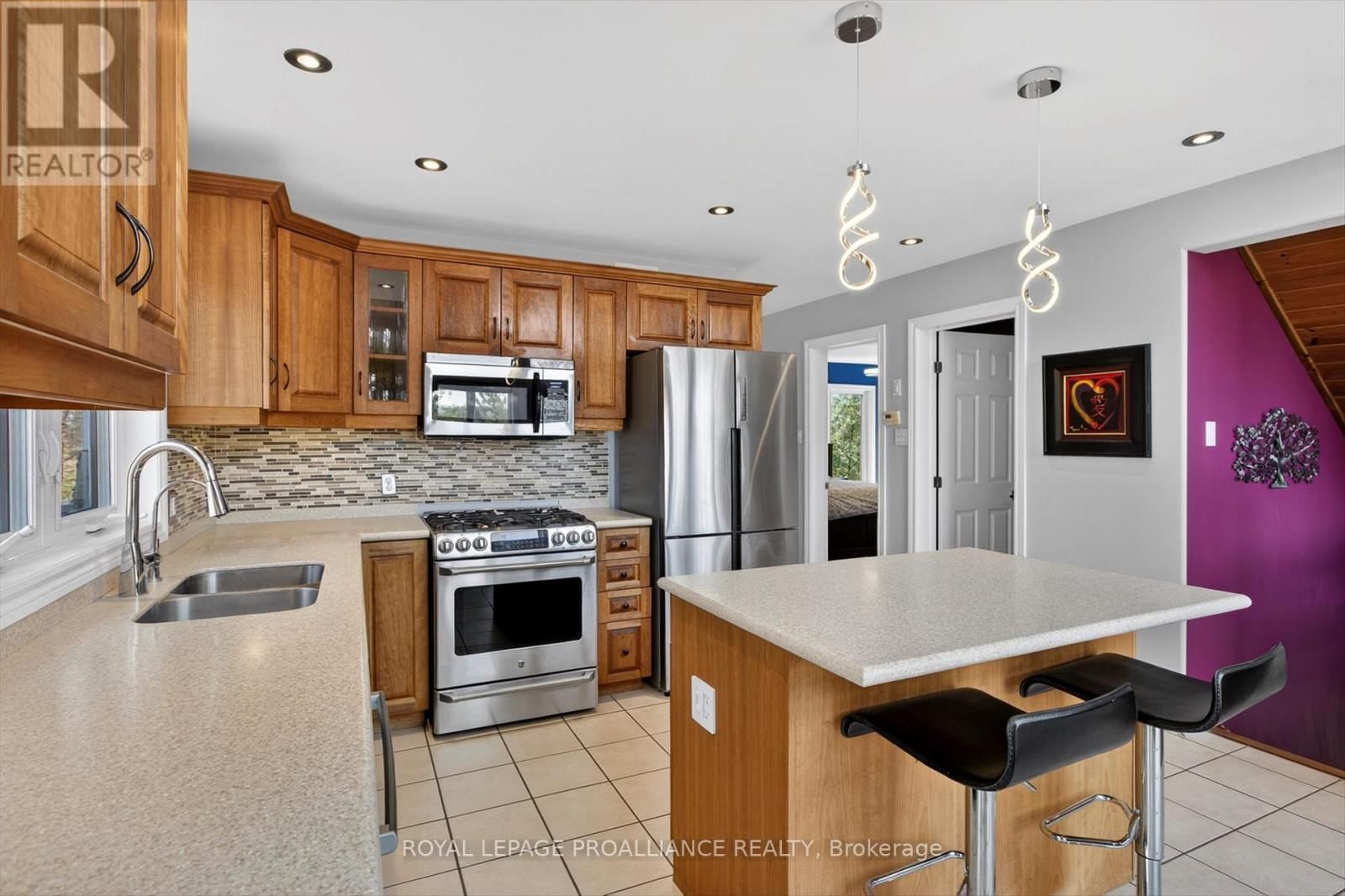 849 BLAND LINE Image 9