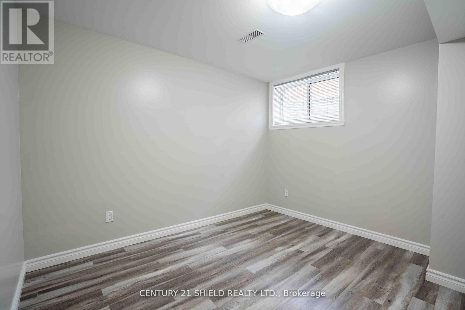 223 THIRD STREET WEST Image 12