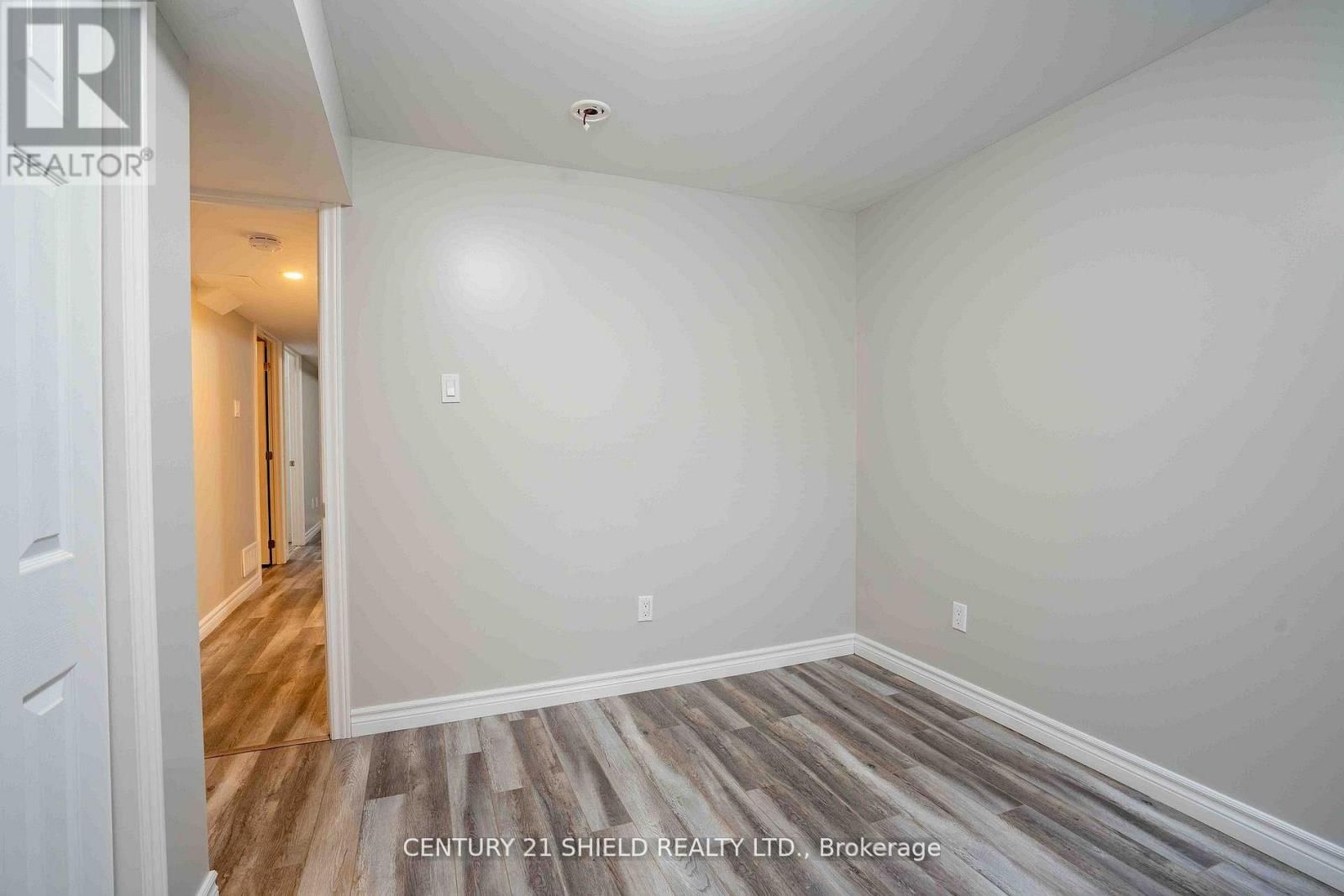 223 THIRD STREET WEST Image 14