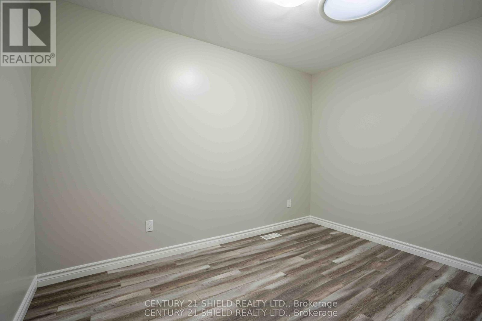 223 THIRD STREET WEST Image 18