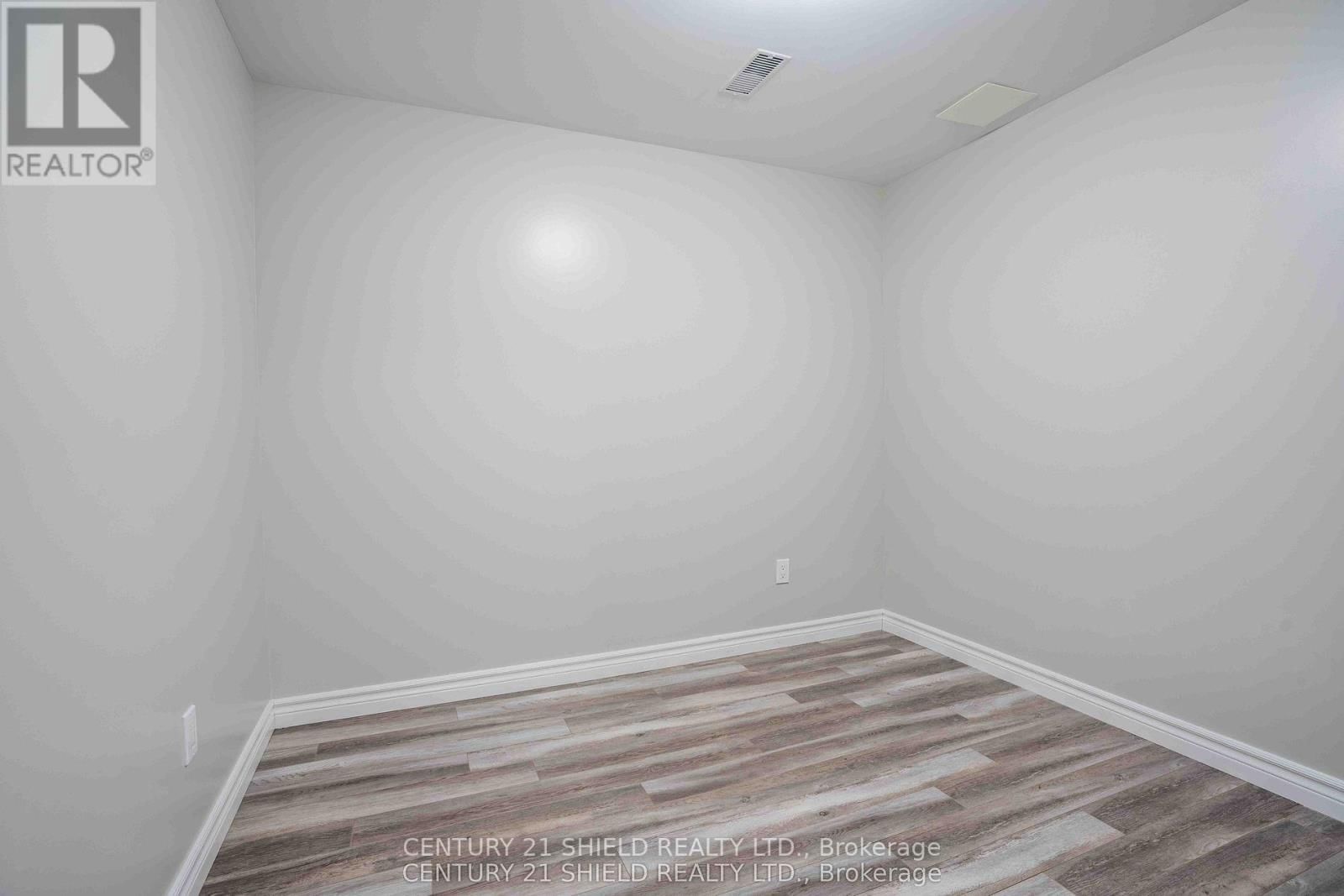 223 THIRD STREET WEST Image 19