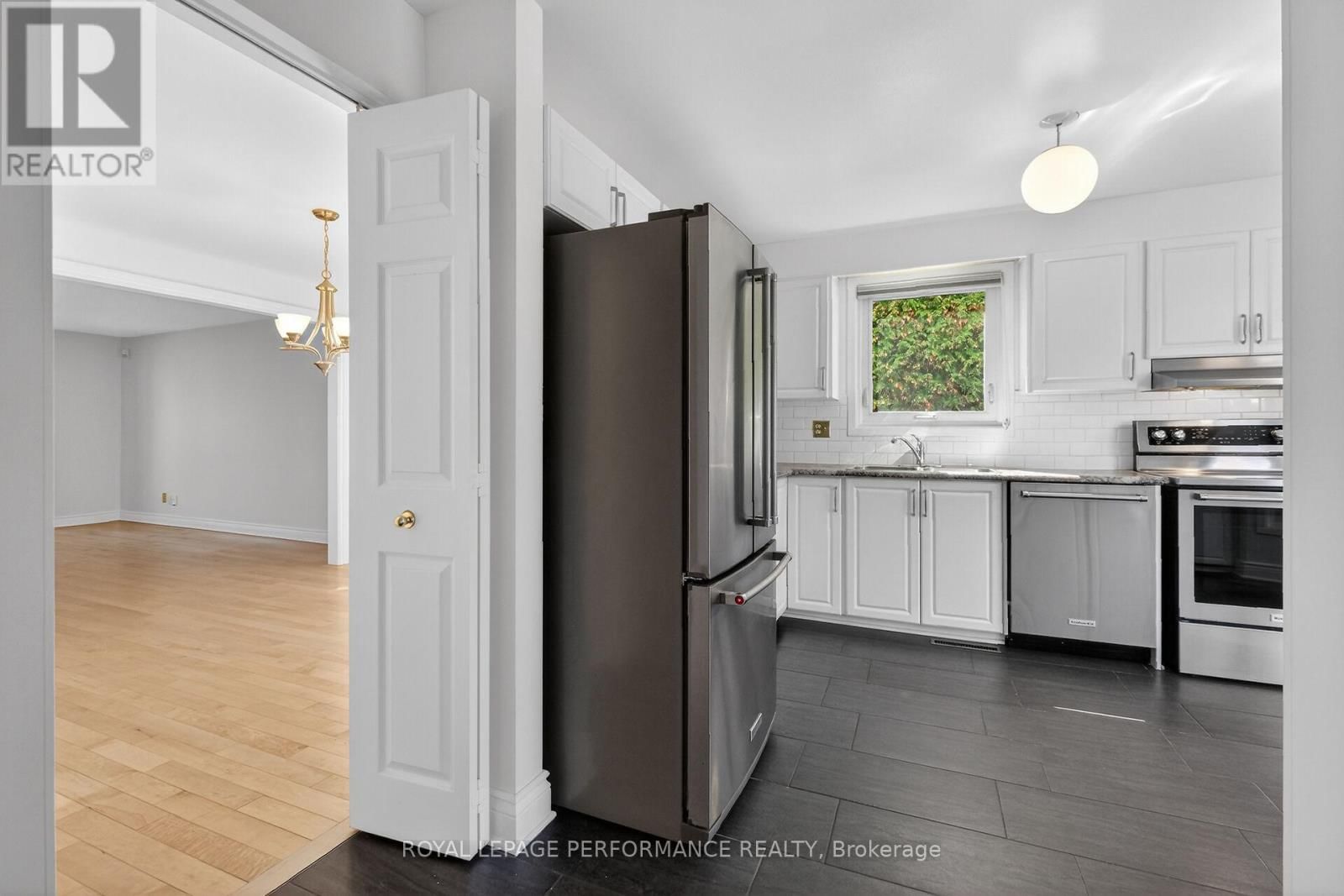 13 VALLEY RIDGE STREET Image 12