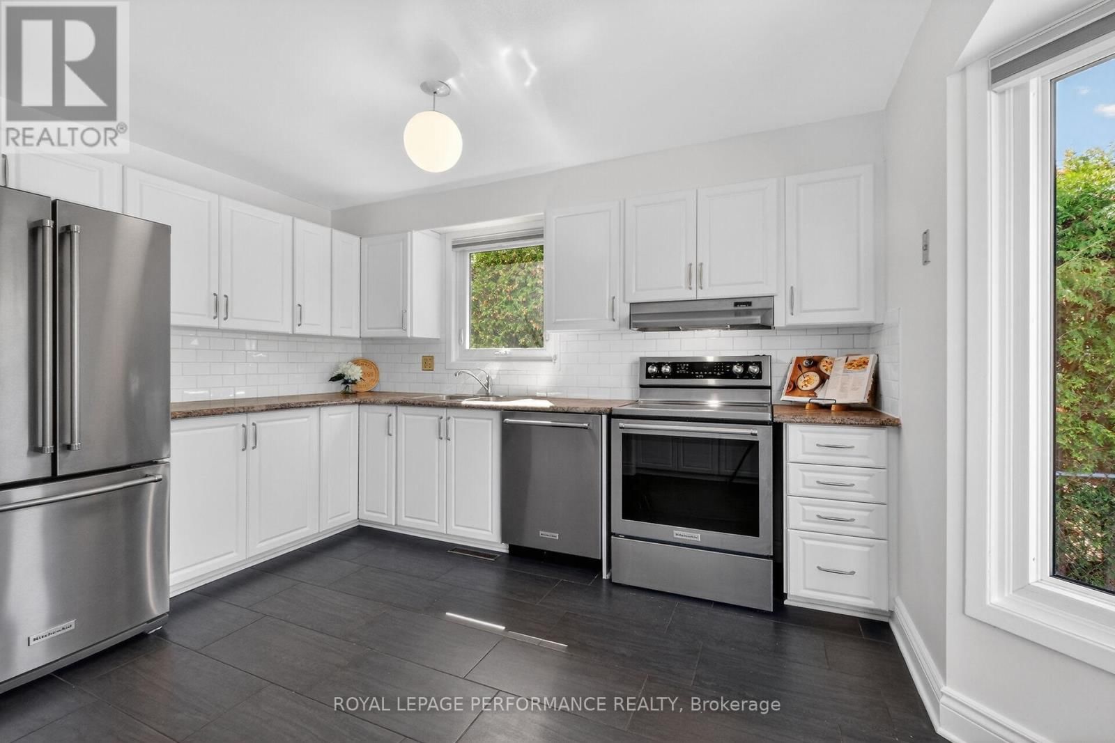 13 VALLEY RIDGE STREET Image 15