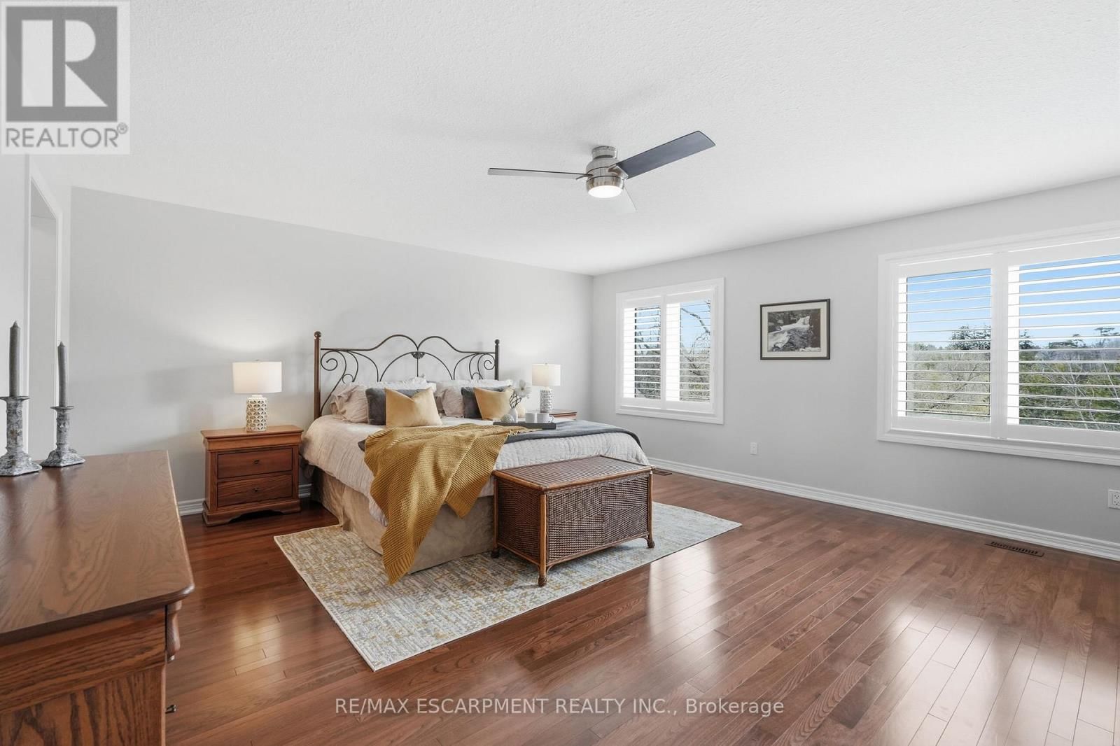 253 MILLVIEW COURT Image 23