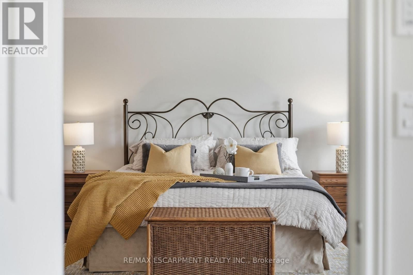 253 MILLVIEW COURT Image 25