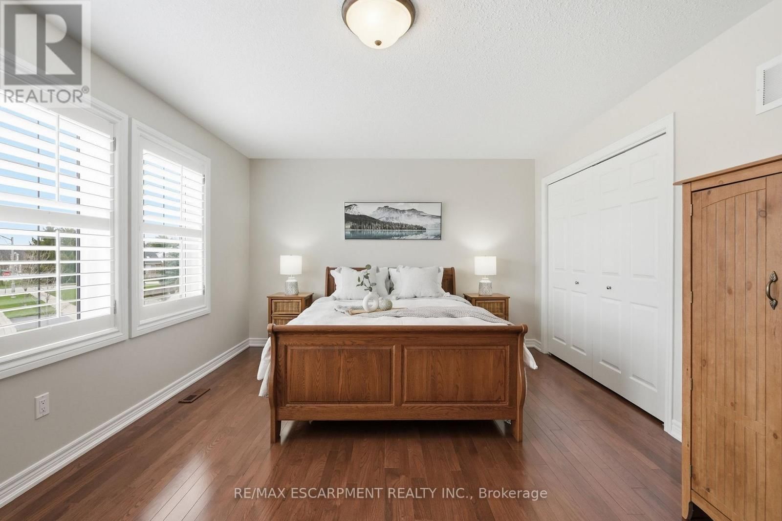 253 MILLVIEW COURT Image 31