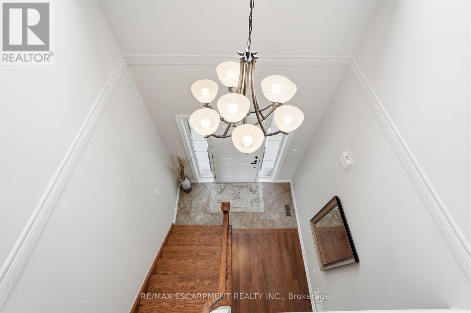 253 MILLVIEW COURT Image 35