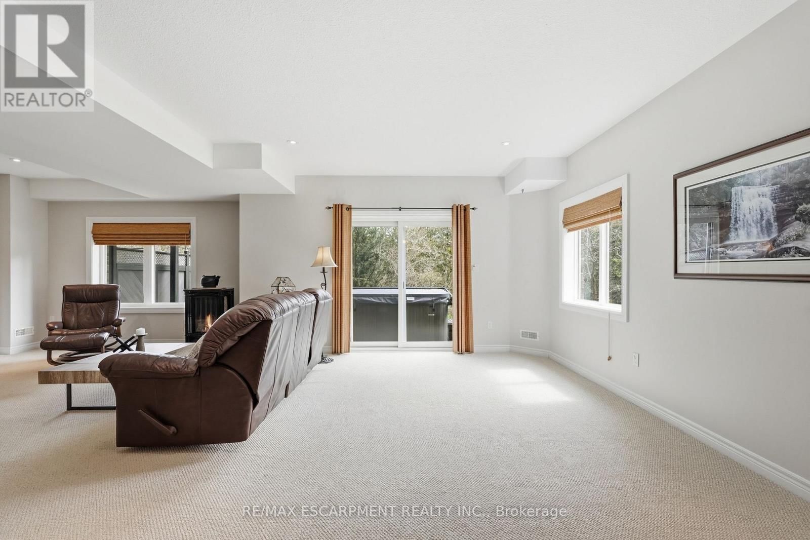 253 MILLVIEW COURT Image 37