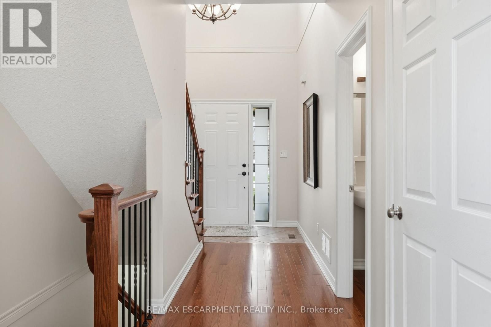 253 MILLVIEW COURT Image 4