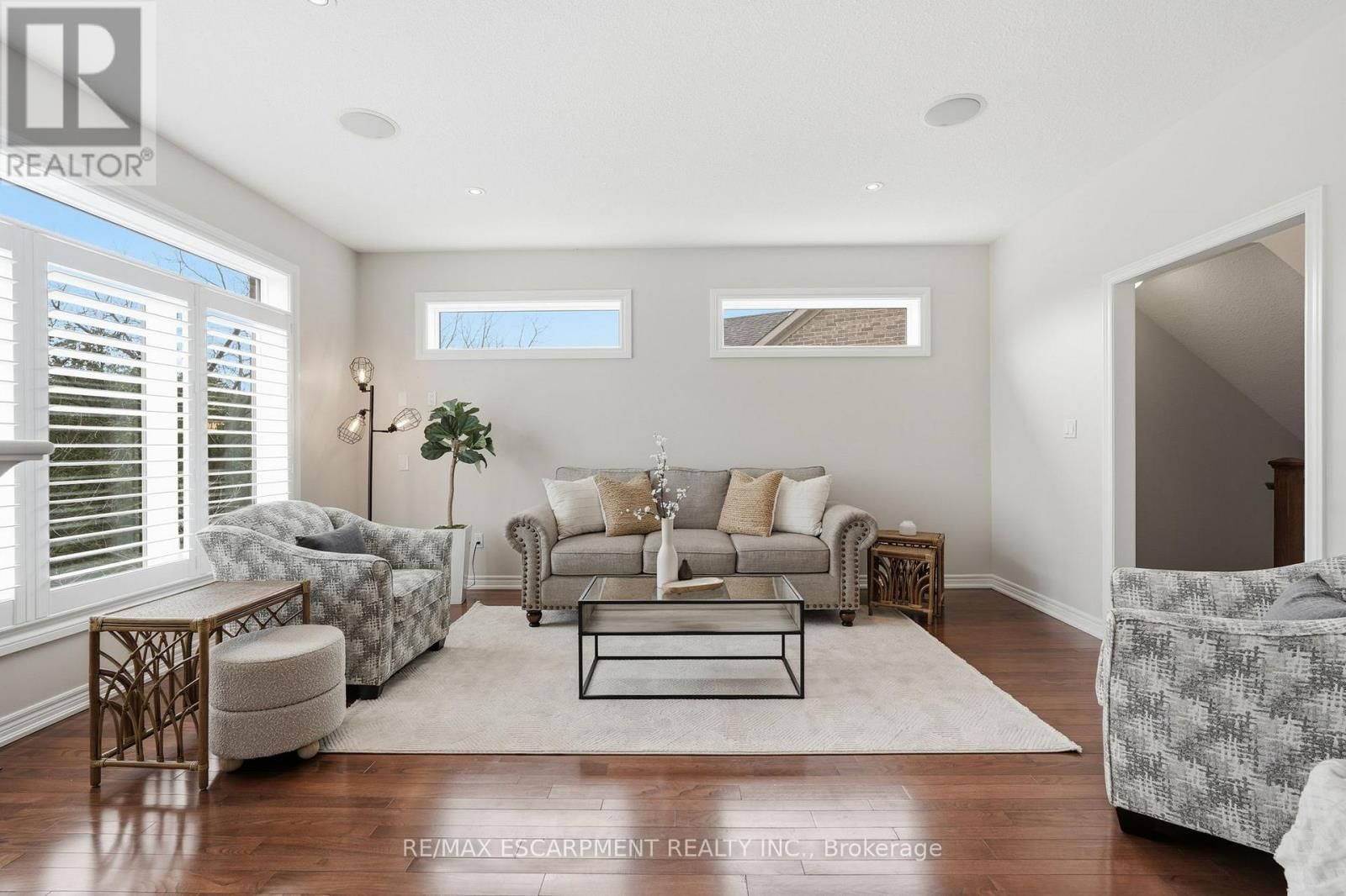 253 MILLVIEW COURT Image 7