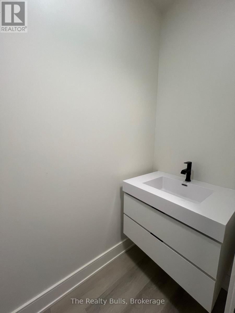 64 - 3 ABBOT STREET Image 16