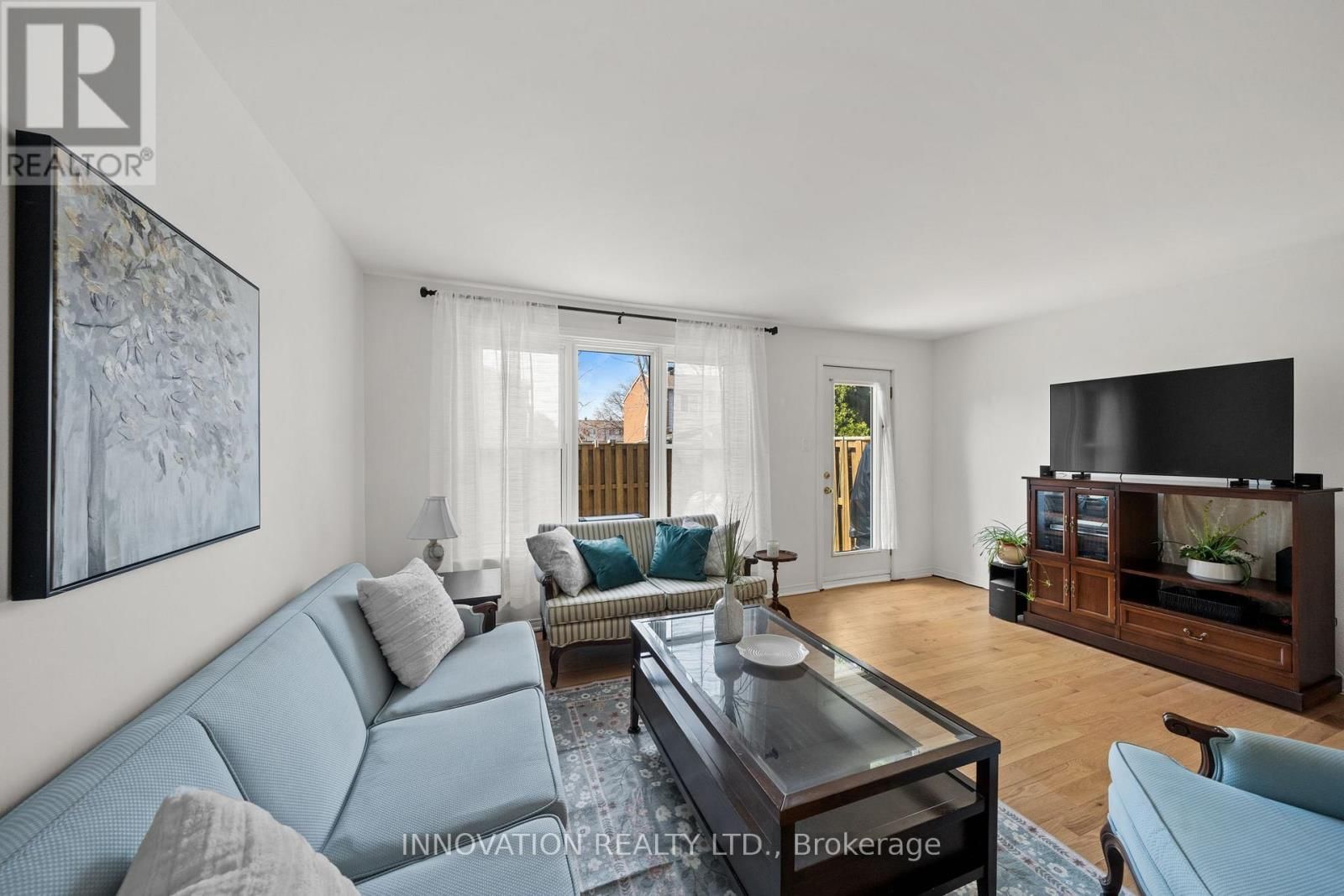 22 - 920 DYNES ROAD Image 13