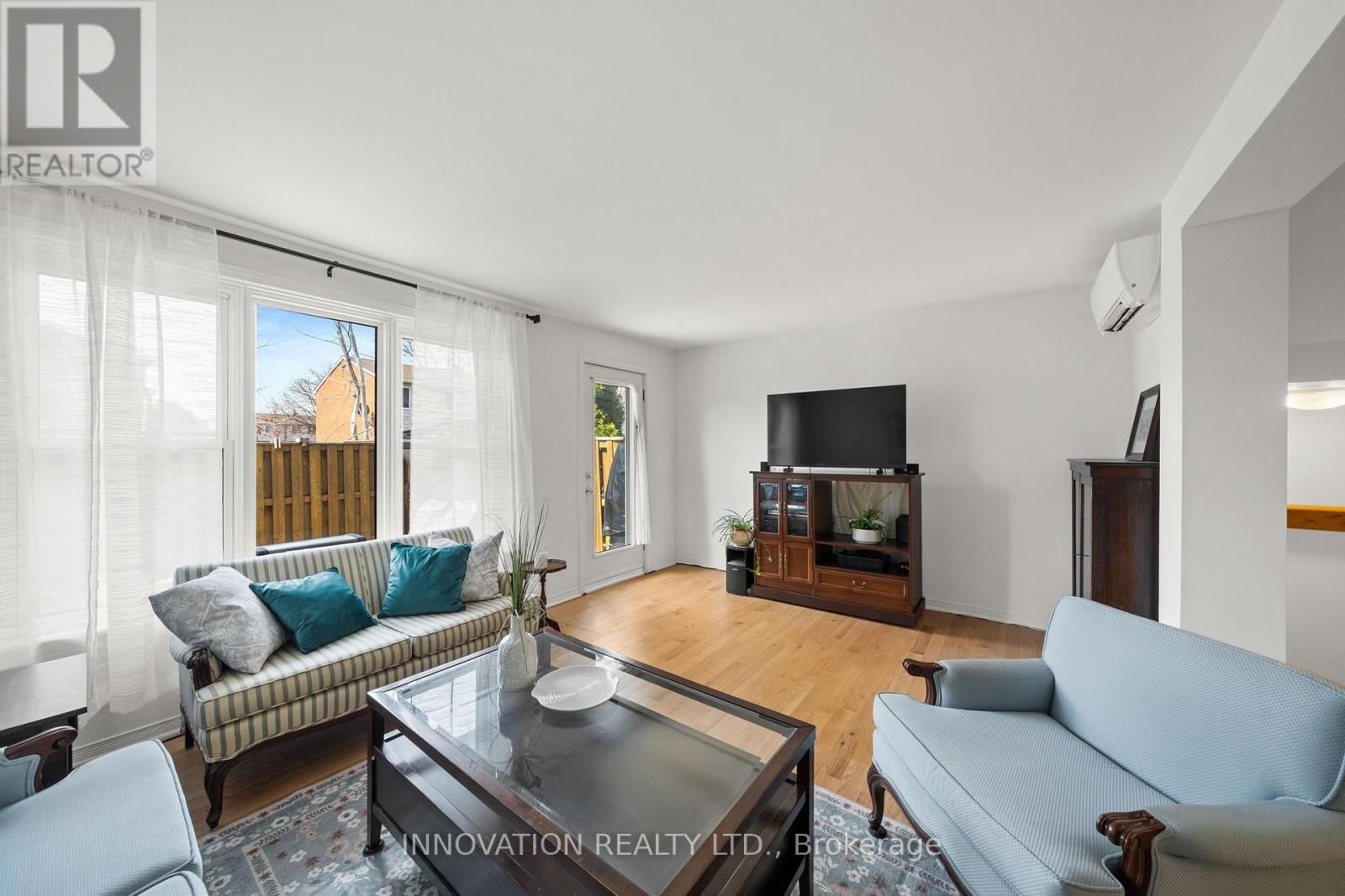 22 - 920 DYNES ROAD Image 14