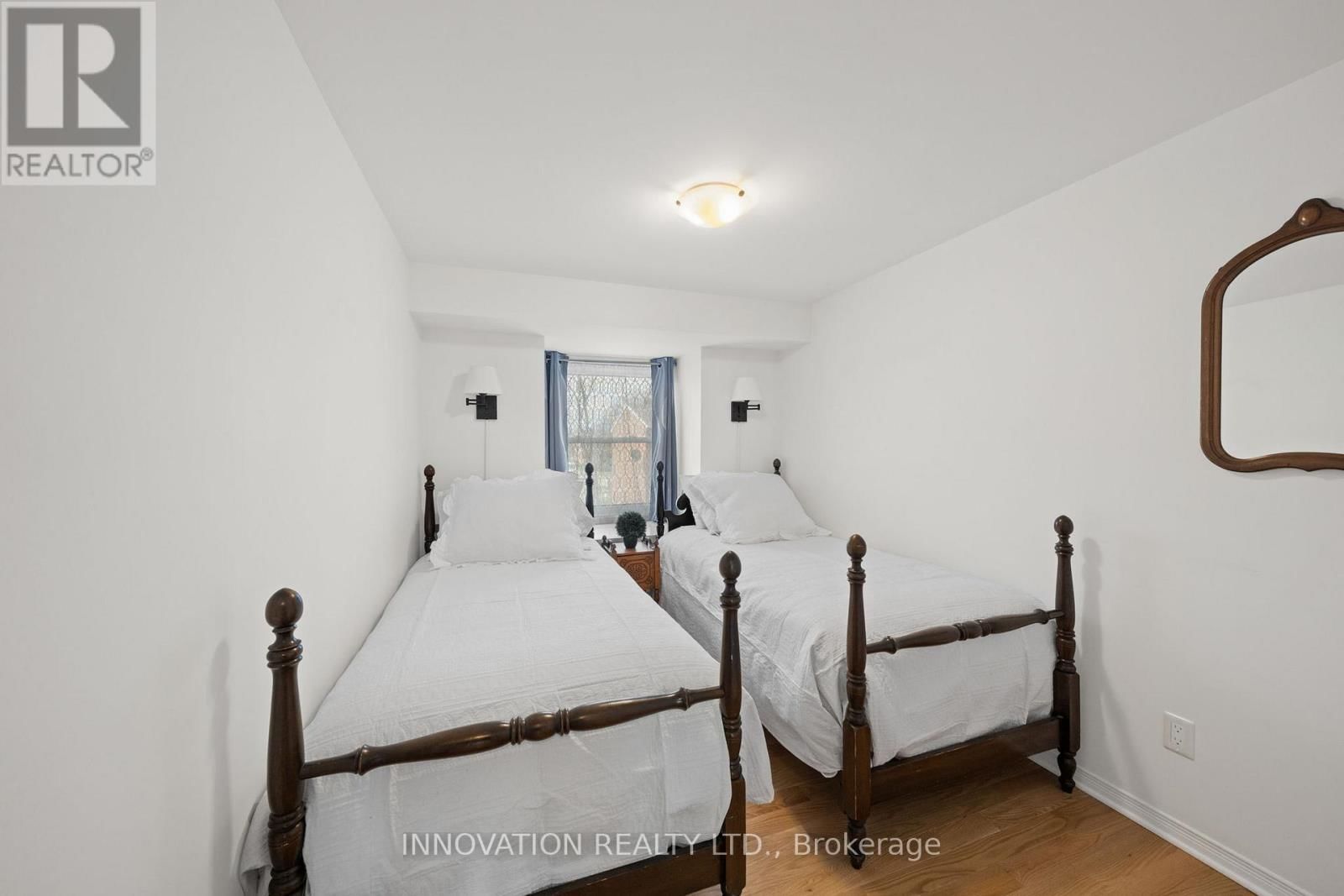 22 - 920 DYNES ROAD Image 21