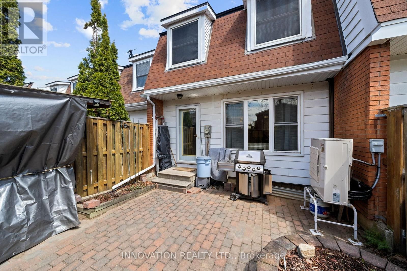 22 - 920 DYNES ROAD Image 30