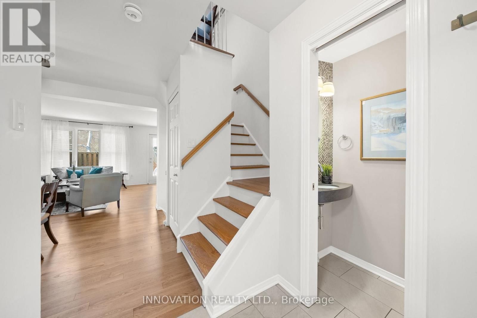 22 - 920 DYNES ROAD Image 9