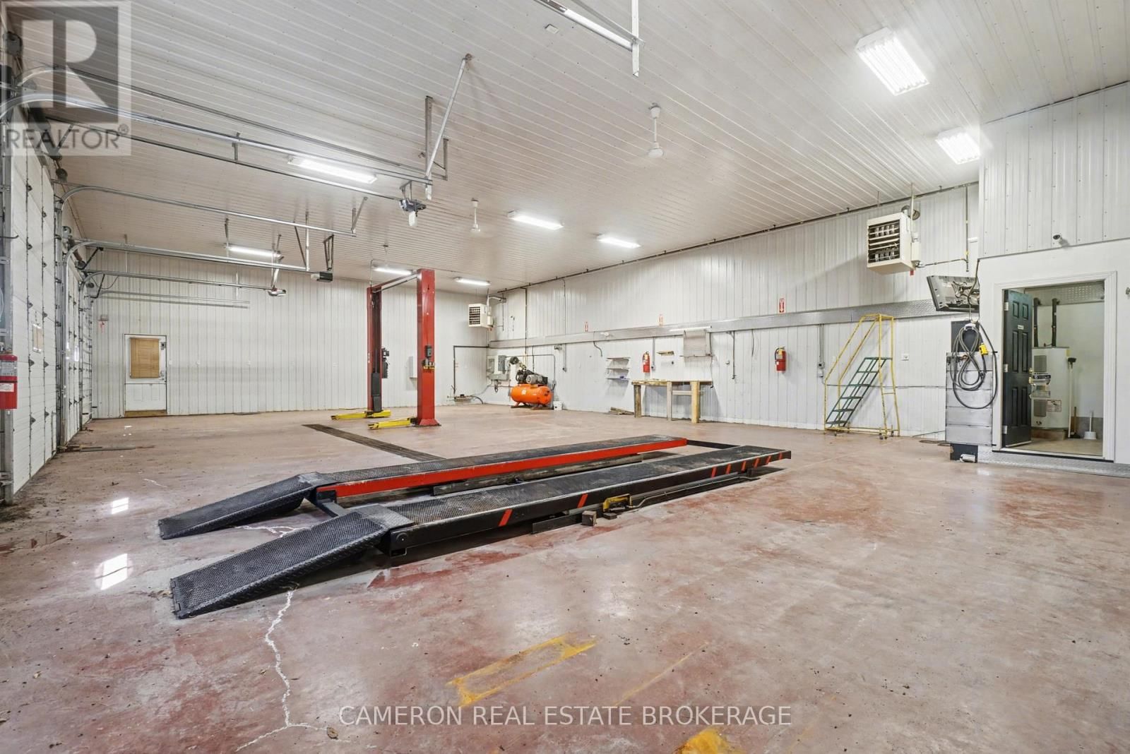 16428 SIXSMITH DRIVE Image 15