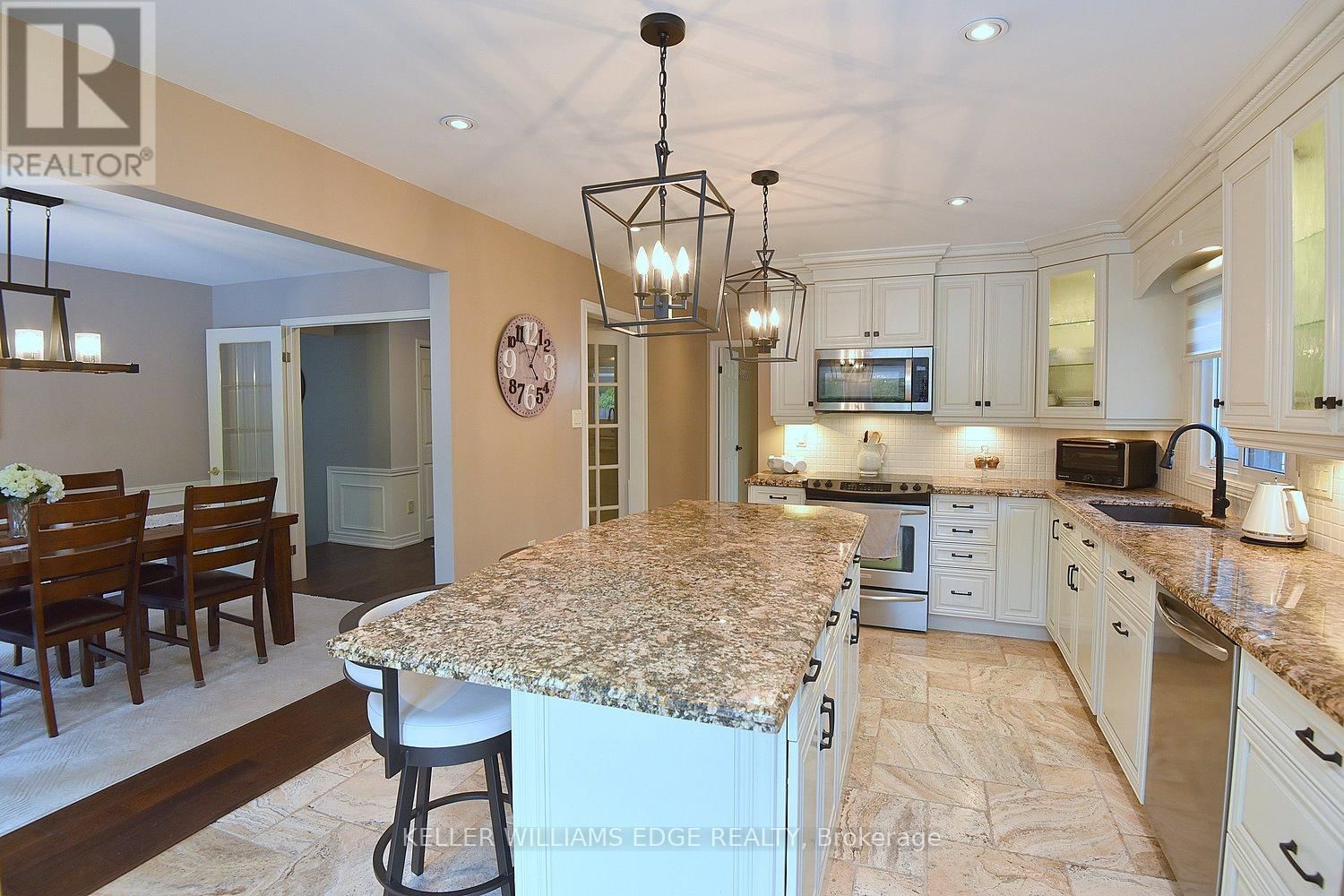 18 CHARTERHOUSE CRESCENT Image 13