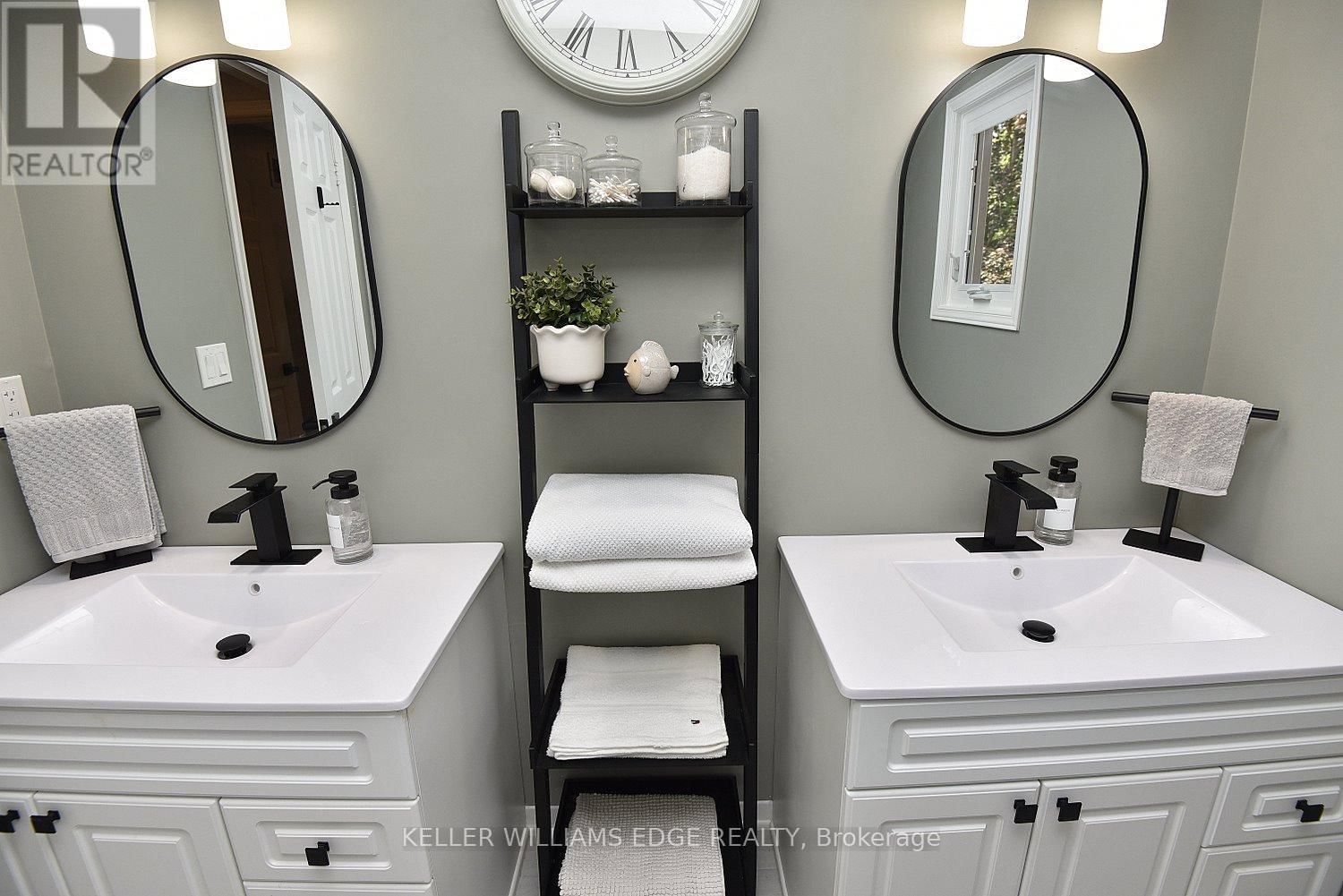 18 CHARTERHOUSE CRESCENT Image 30