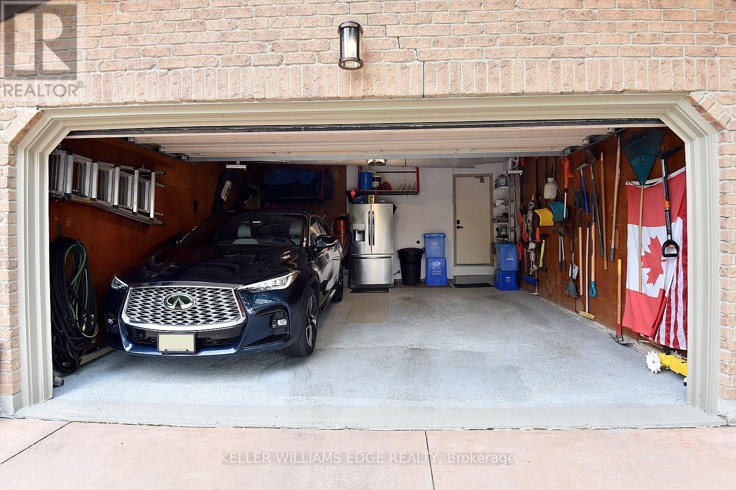 18 CHARTERHOUSE CRESCENT Image 41