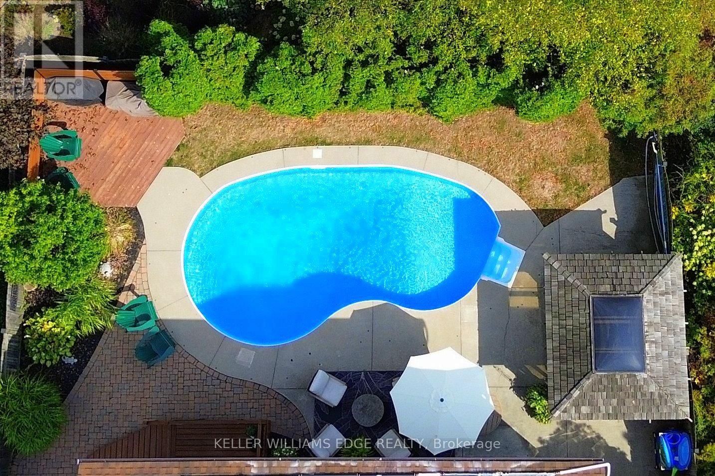 18 CHARTERHOUSE CRESCENT Image 42