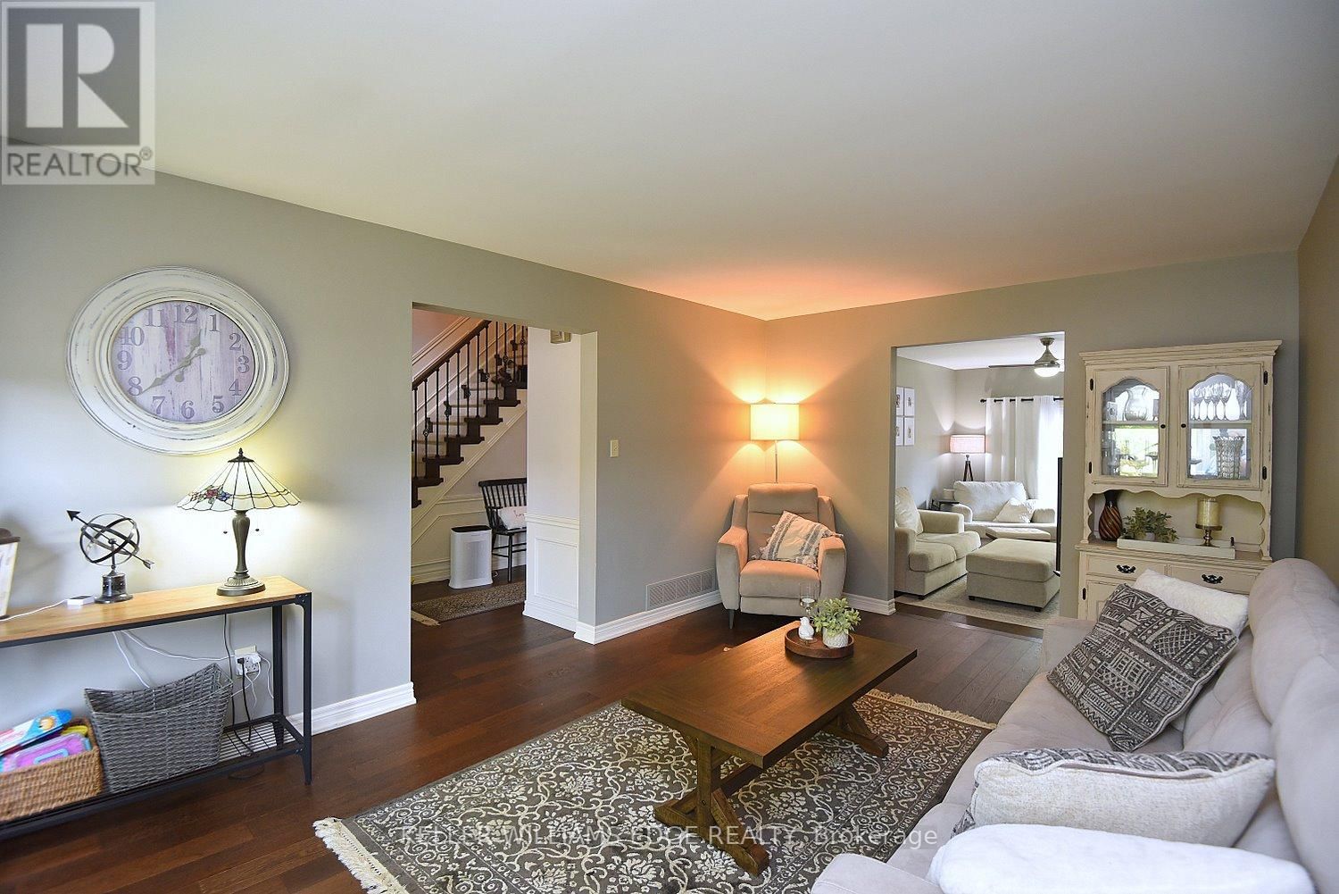 18 CHARTERHOUSE CRESCENT Image 5