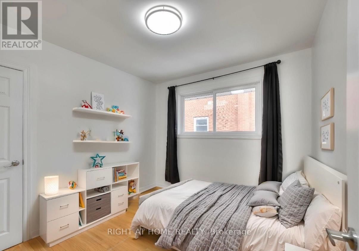 Upper - 484 SPEEDVALE AVENUE EAST Image 6