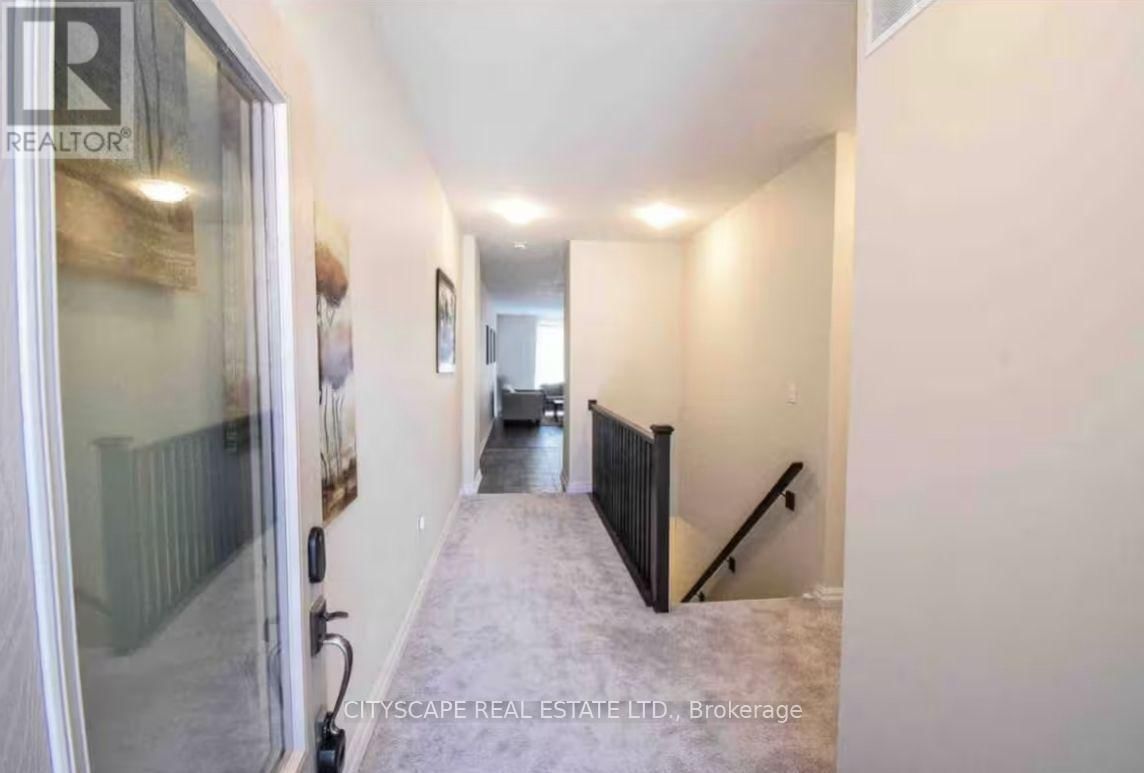 13 - 4311 MANN STREET Image 2