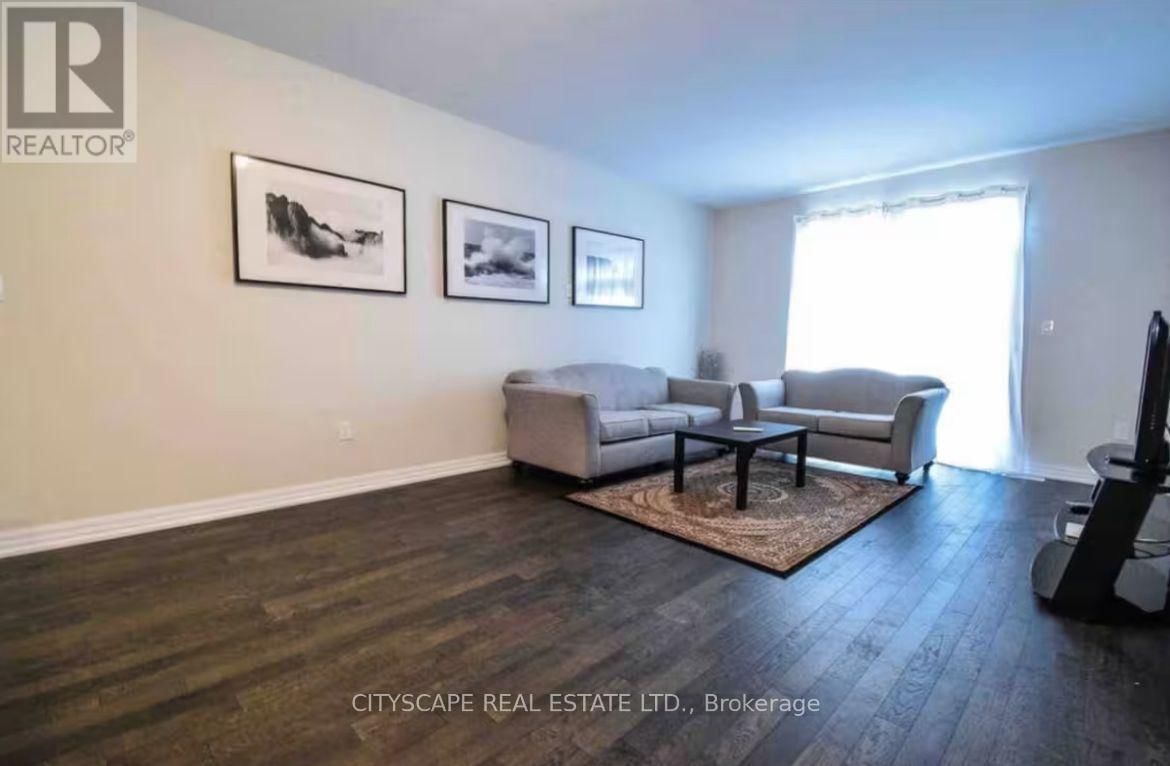 13 - 4311 MANN STREET Image 3