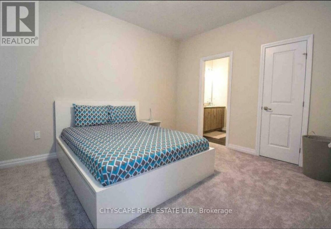 13 - 4311 MANN STREET Image 5