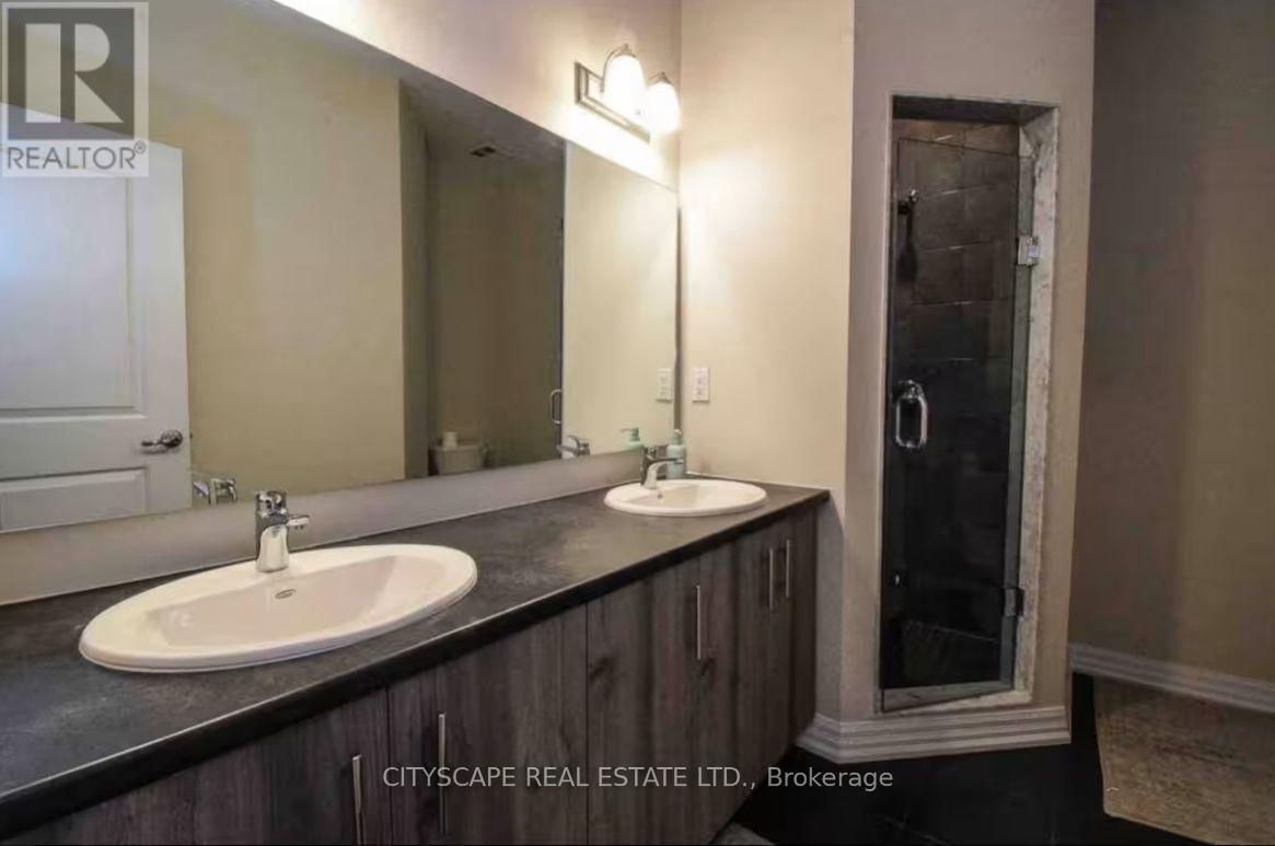 13 - 4311 MANN STREET Image 6