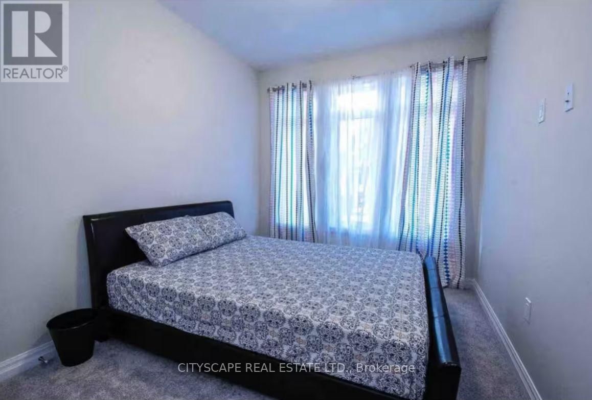 13 - 4311 MANN STREET Image 7