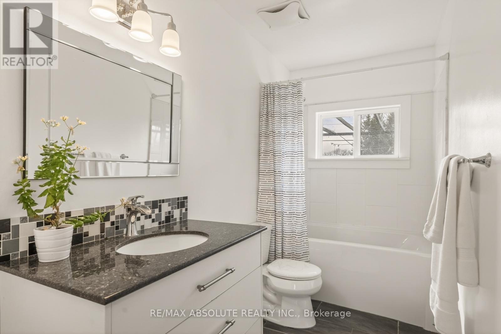 33 OWLSHEAD ROAD Image 20