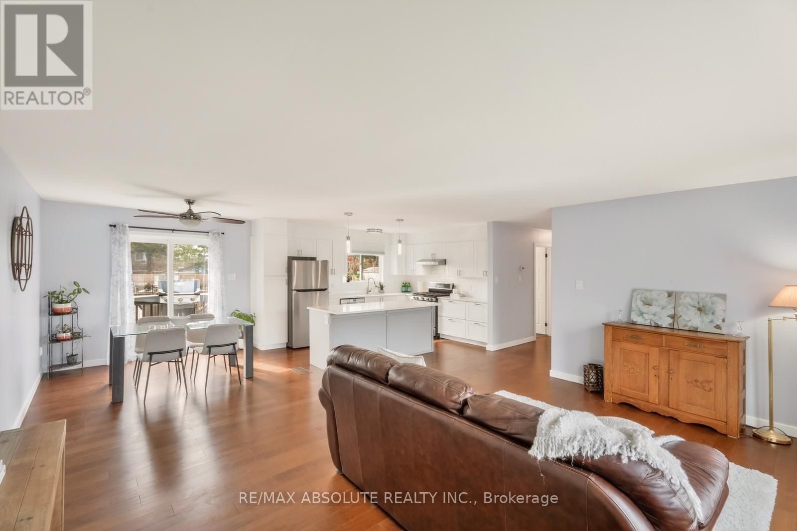 33 OWLSHEAD ROAD Image 4