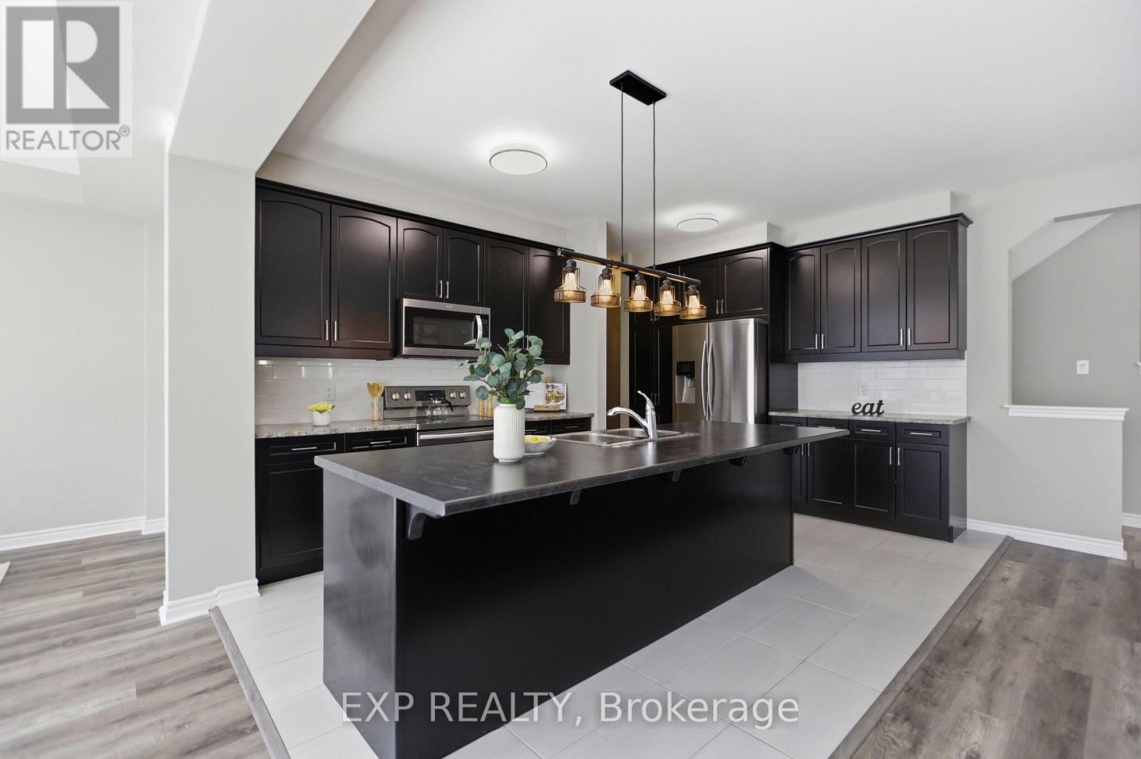 652 CONTINENTAL AVENUE Image 8