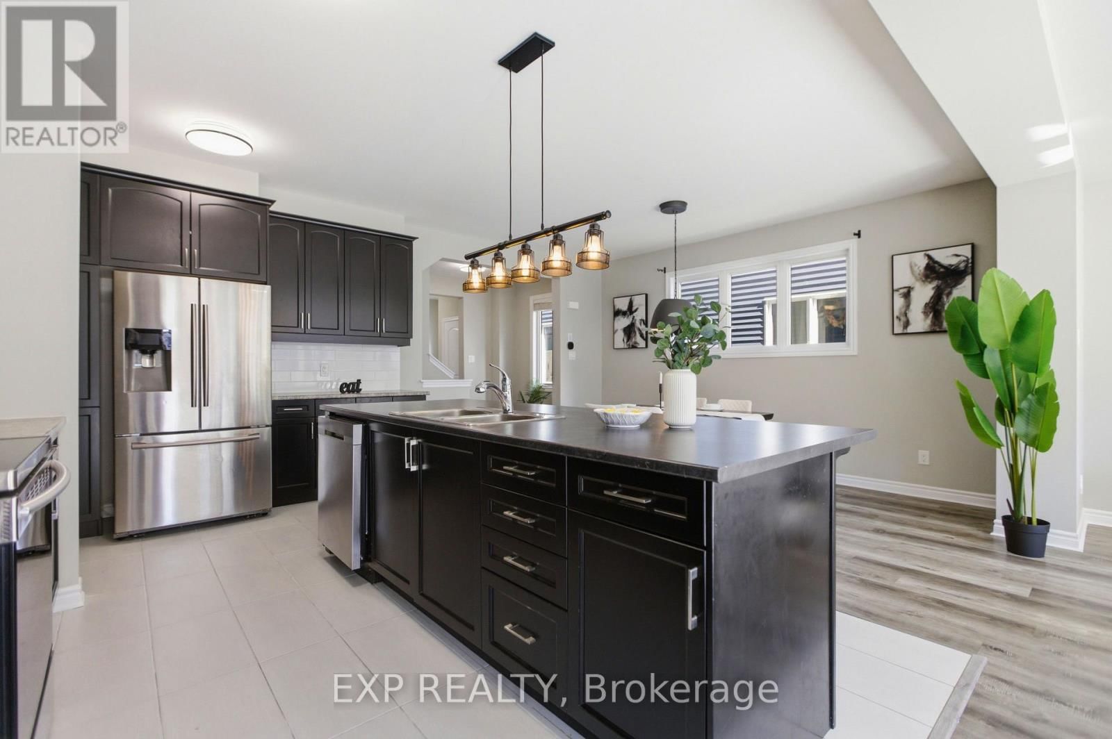 652 CONTINENTAL AVENUE Image 9