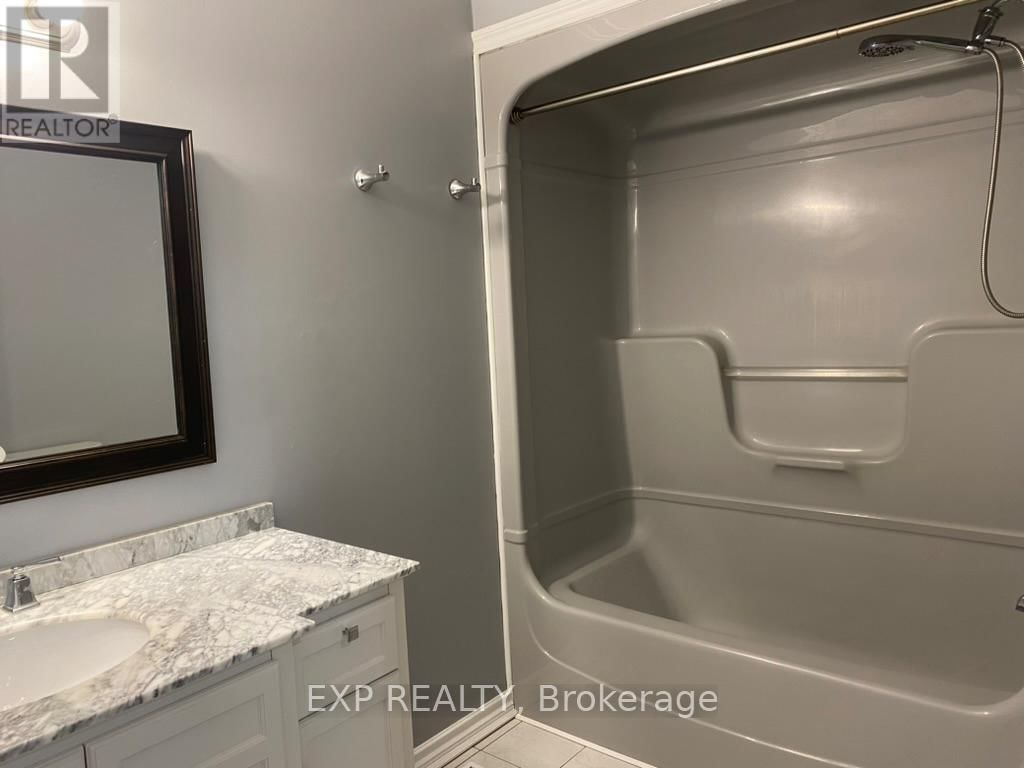 7B CLARENDON AVENUE Image 19