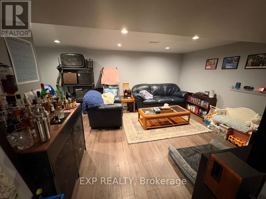 7B CLARENDON AVENUE Image 23