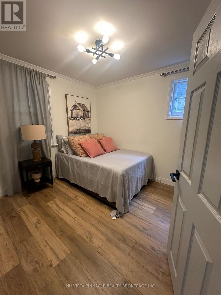 101 OXFORD STREET WEST Image 12