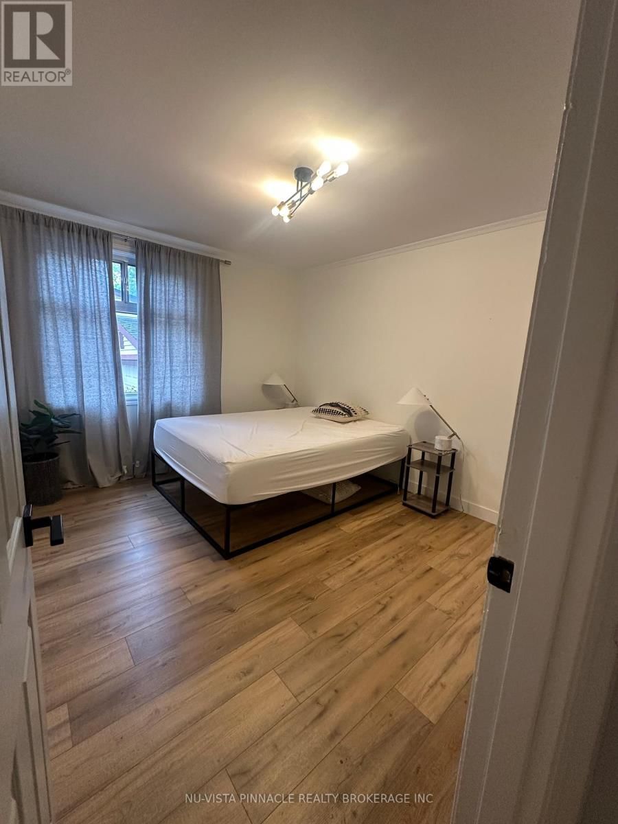 101 OXFORD STREET WEST Image 13