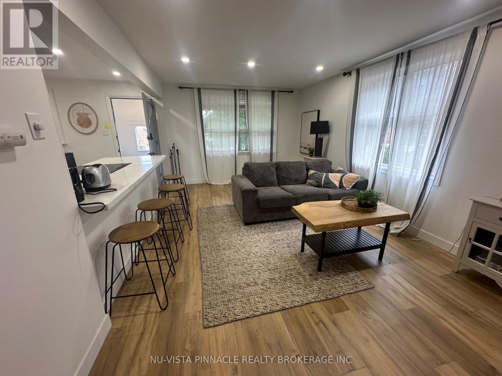 101 OXFORD STREET WEST Image 14