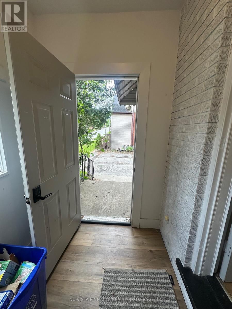 101 OXFORD STREET WEST Image 15