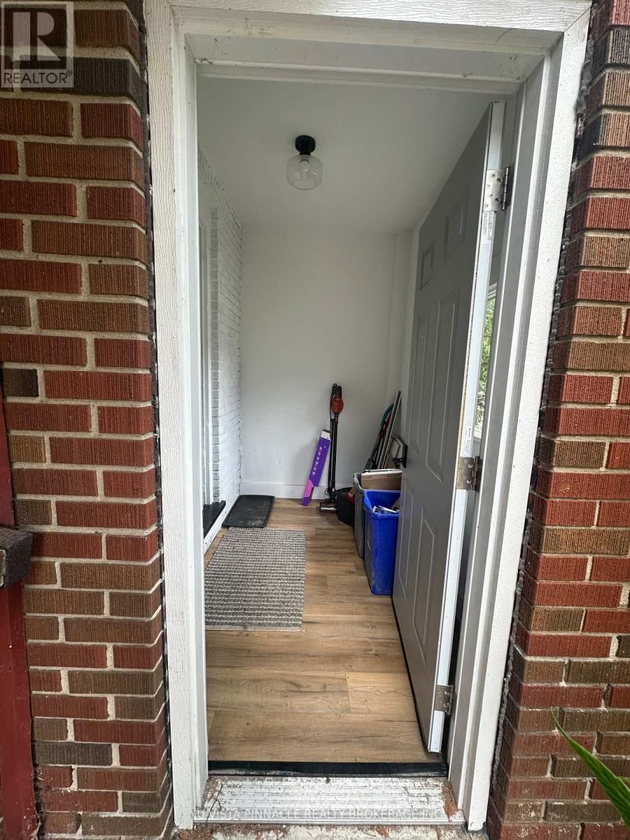 101 OXFORD STREET WEST Image 4