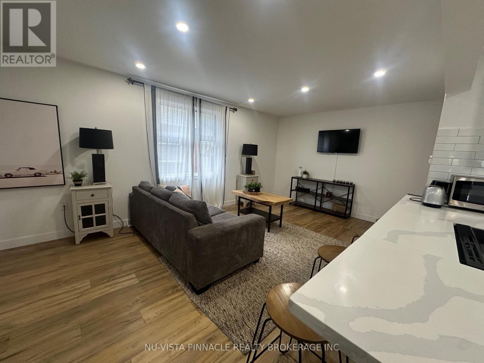 101 OXFORD STREET WEST Image 9