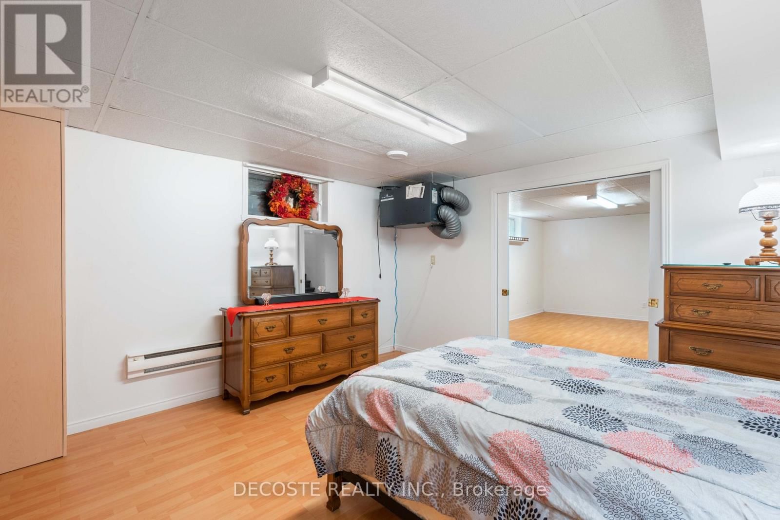 6123 MACBAIN STREET Image 17